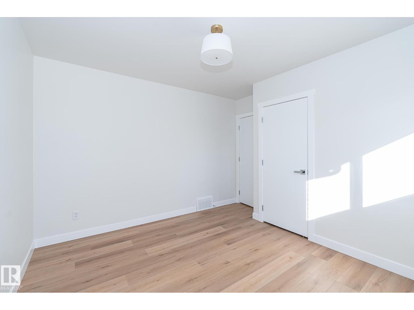 6807 98a Av Nw, Edmonton, Alberta  T6A 0B9 - Photo 19 - E4467070