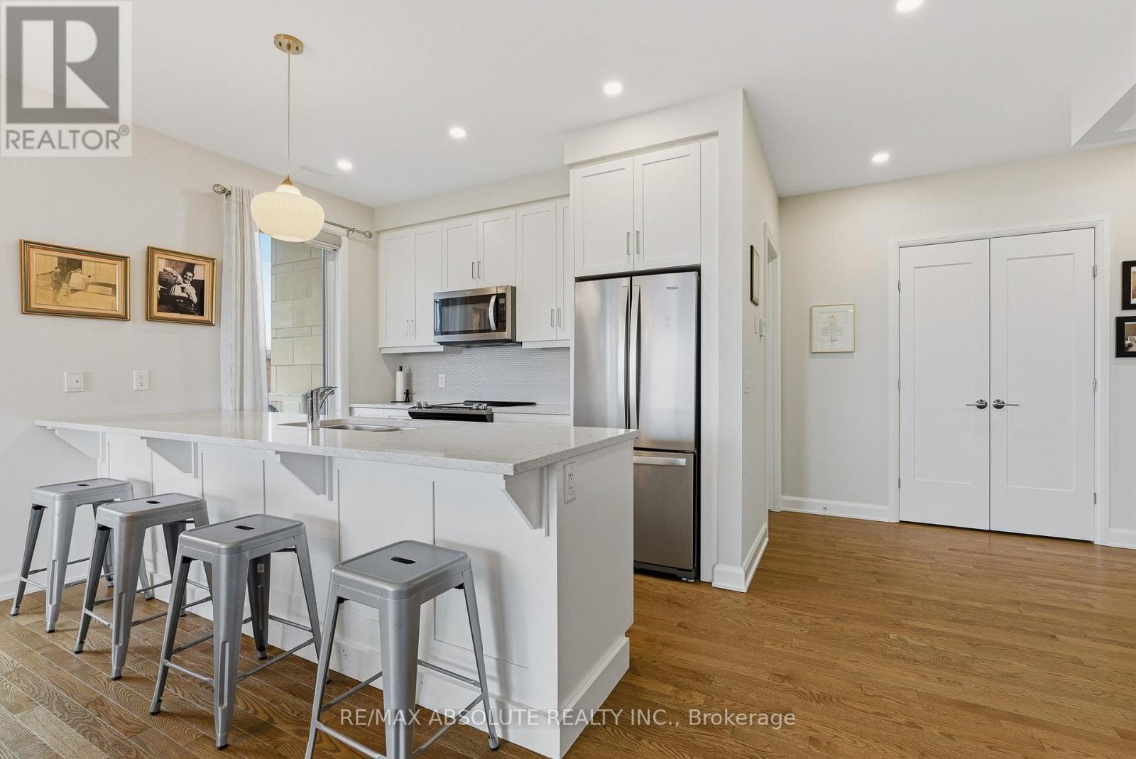 205 - 180 Boundstone Way, Ottawa, Ontario  K2T 0M9 - Photo 9 - X12557648