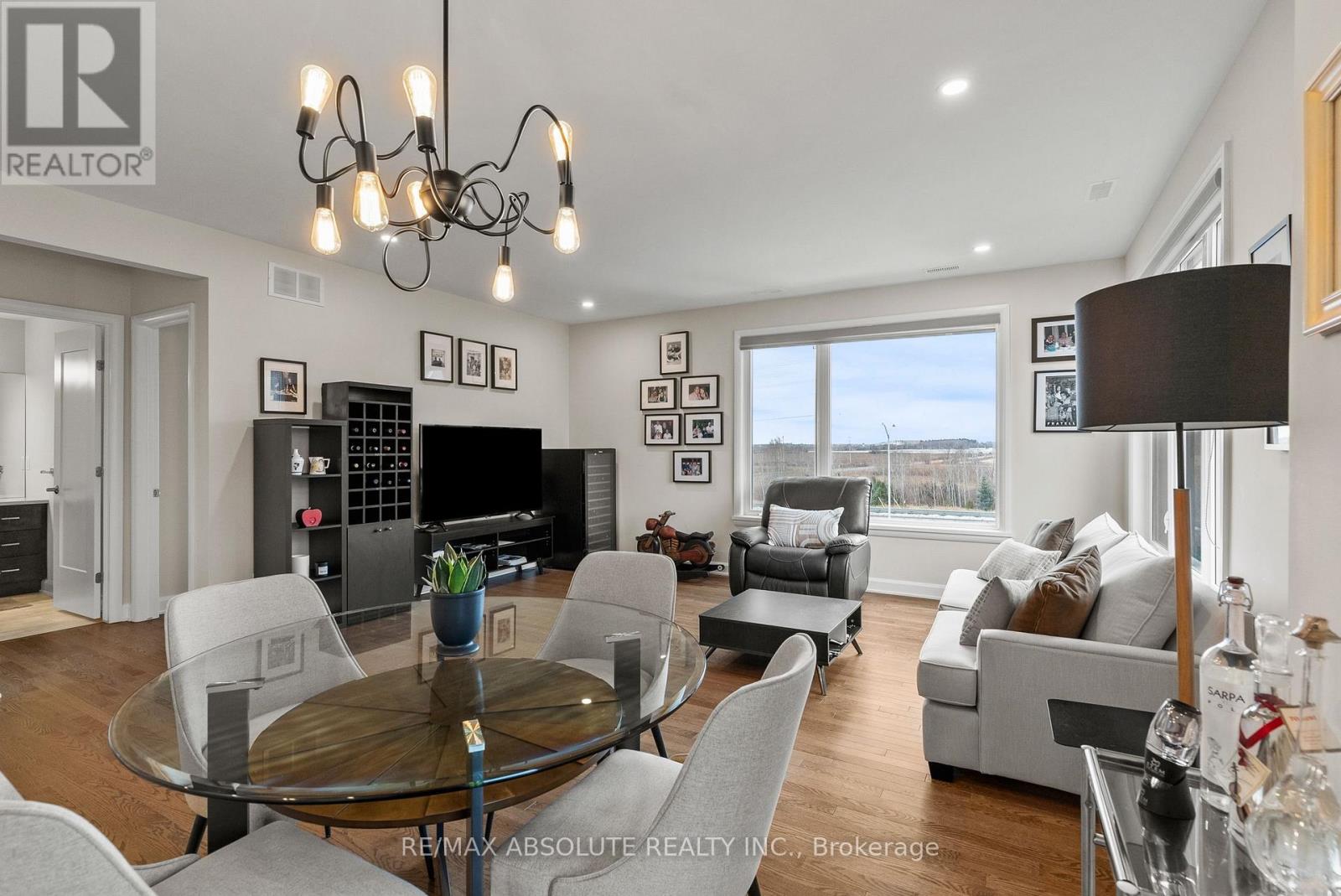 205 - 180 Boundstone Way, Ottawa, Ontario  K2T 0M9 - Photo 7 - X12557648