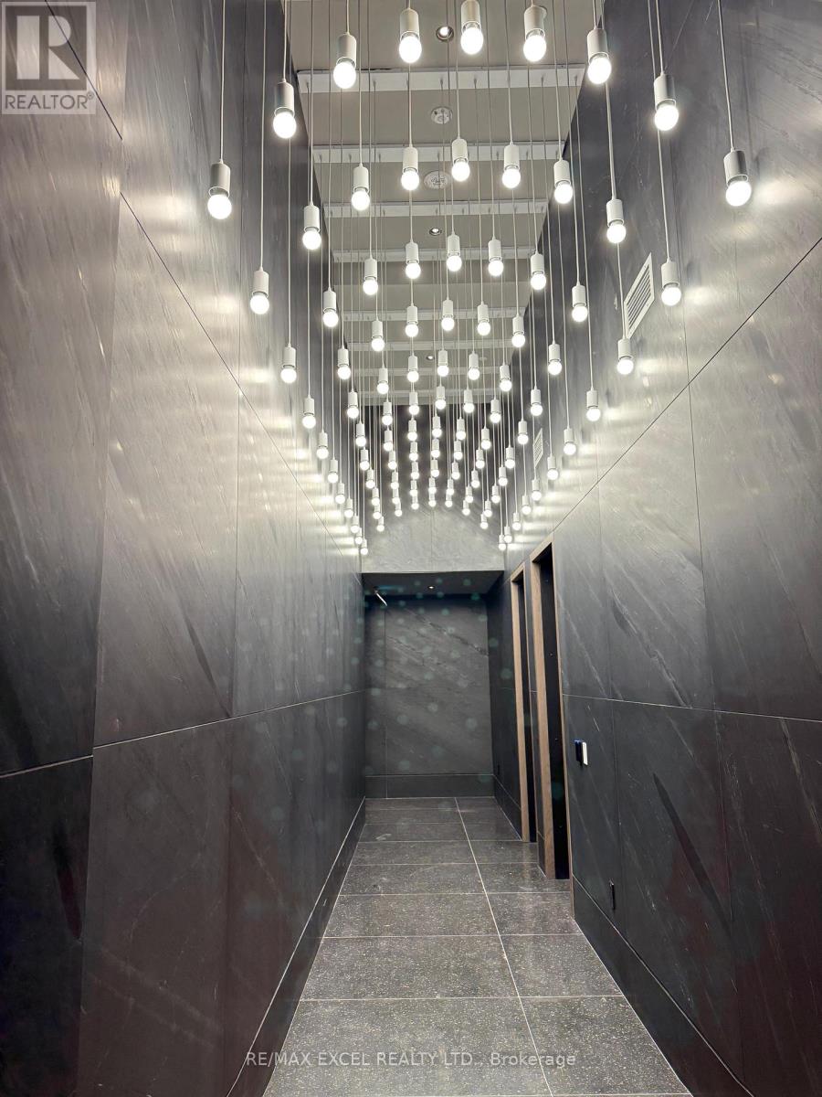 2812 - 8 Interchange Way, Vaughan, Ontario  L4K 5Z7 - Photo 5 - N12588238