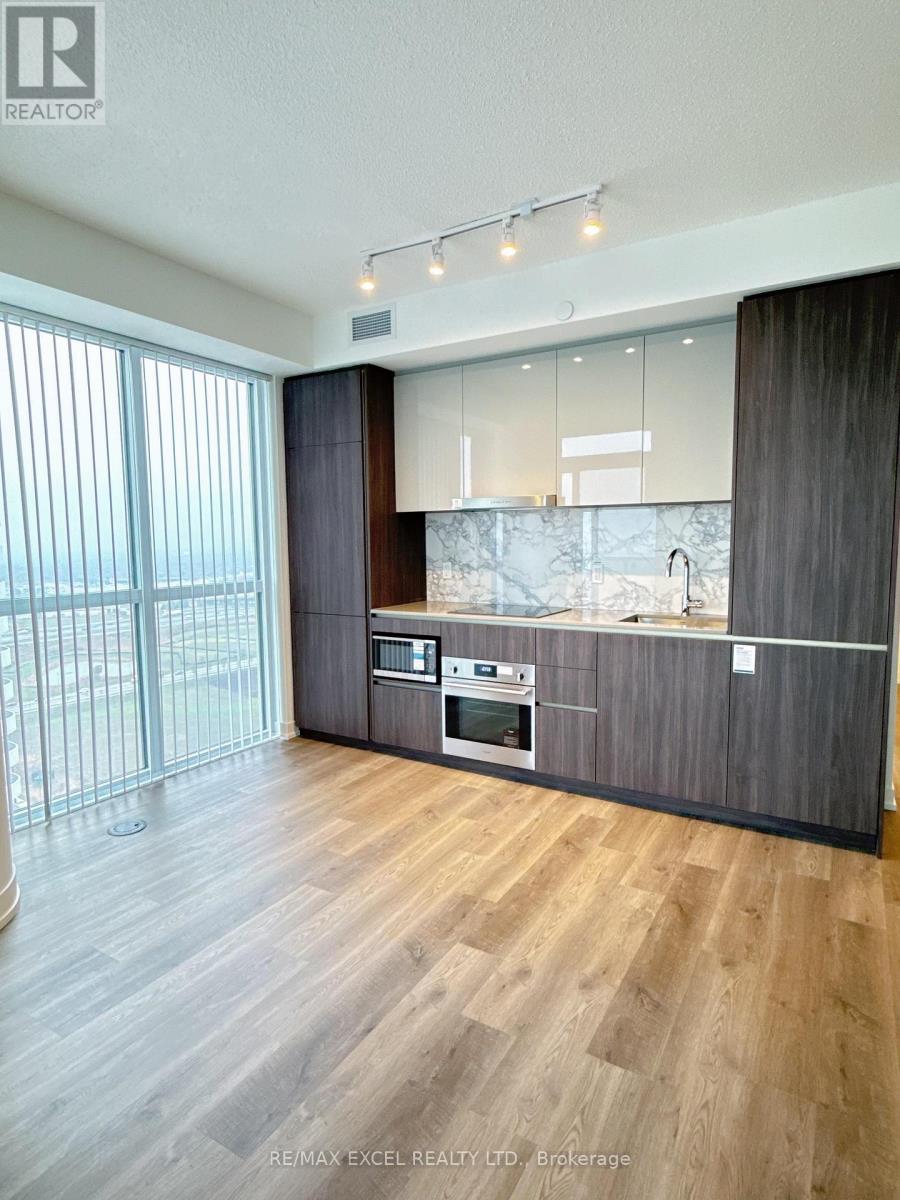 2812 - 8 Interchange Way, Vaughan, Ontario  L4K 5Z7 - Photo 8 - N12588238