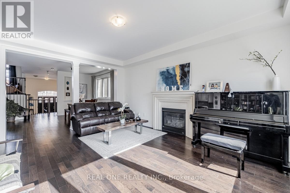 Upper - 3158 Carding Mill Trail, Oakville, Ontario L6M 0Z5 - Photo 10 - W12588244