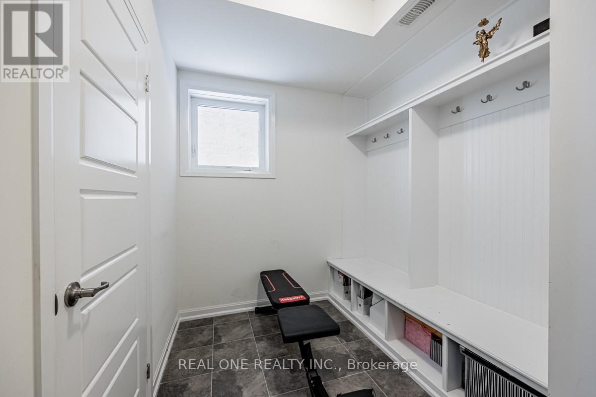 Upper - 3158 Carding Mill Trail, Oakville, Ontario L6M 0Z5 - Photo 29 - W12588244