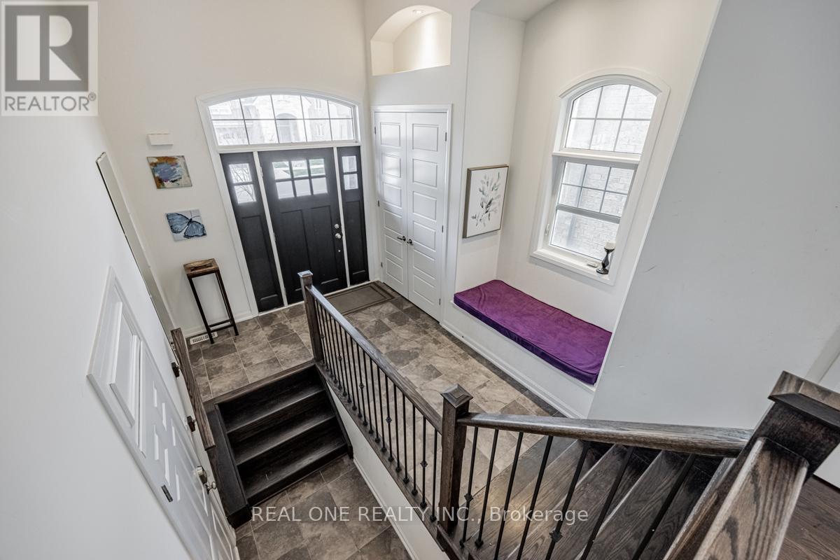 Upper - 3158 Carding Mill Trail, Oakville, Ontario L6M 0Z5 - Photo 4 - W12588244