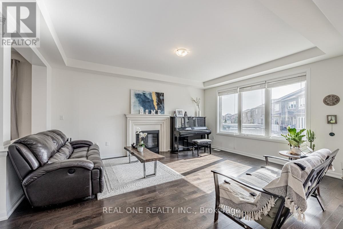 Upper - 3158 Carding Mill Trail, Oakville, Ontario L6M 0Z5 - Photo 9 - W12588244