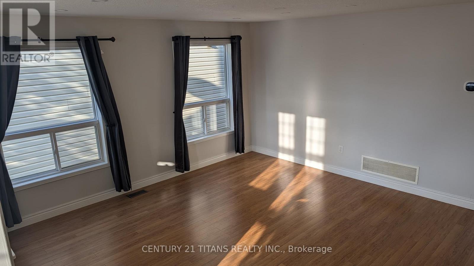 11 Osborn Avenue, Brantford, Ontario  N3T 6P9 - Photo 3 - X12588236