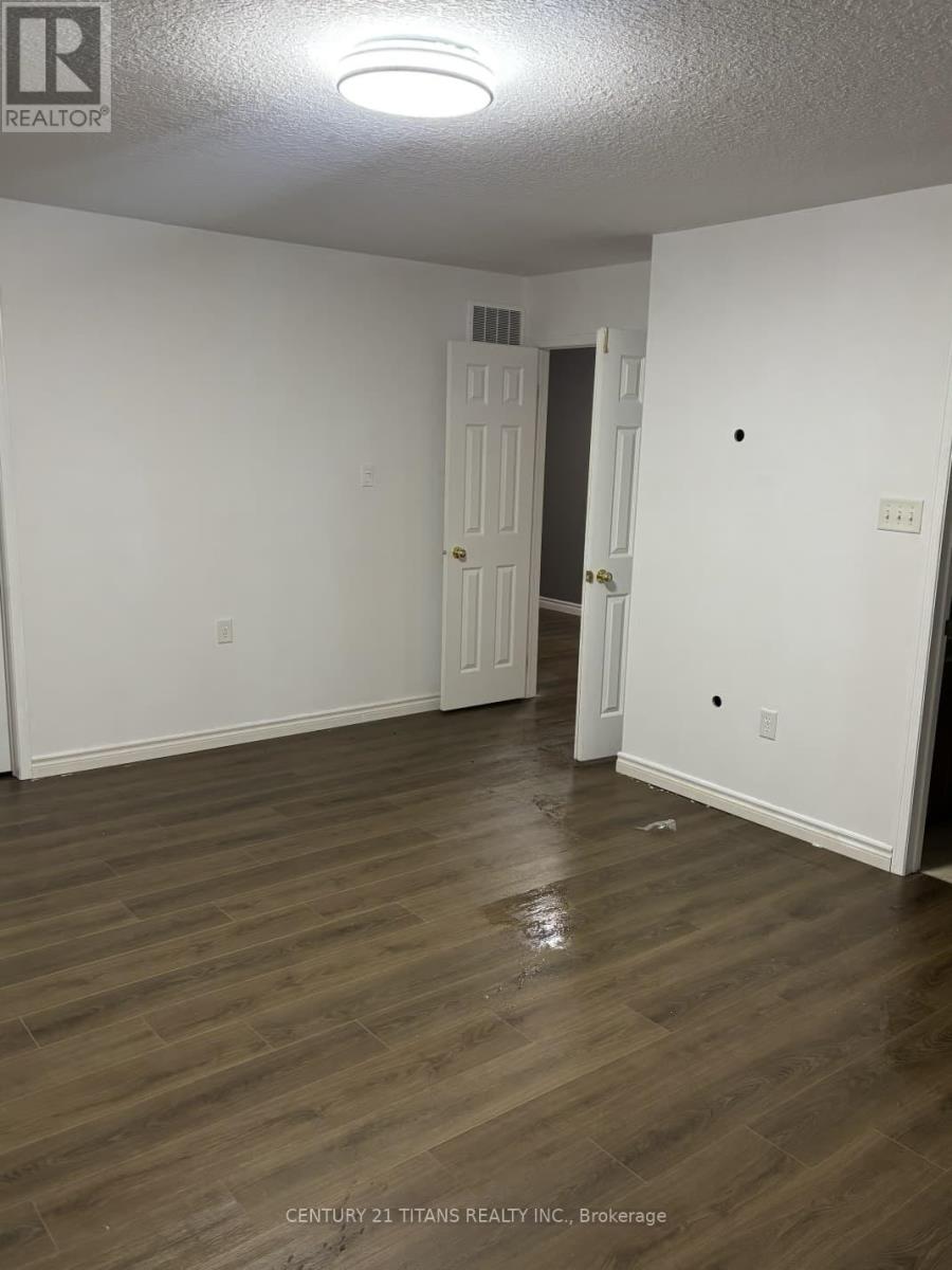 11 Osborn Avenue, Brantford, Ontario  N3T 6P9 - Photo 8 - X12588236