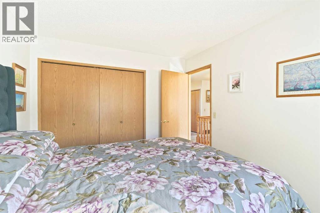 40 Sandarac Circle Nw, Calgary, Alberta  T3K 3V6 - Photo 13 - A2269204