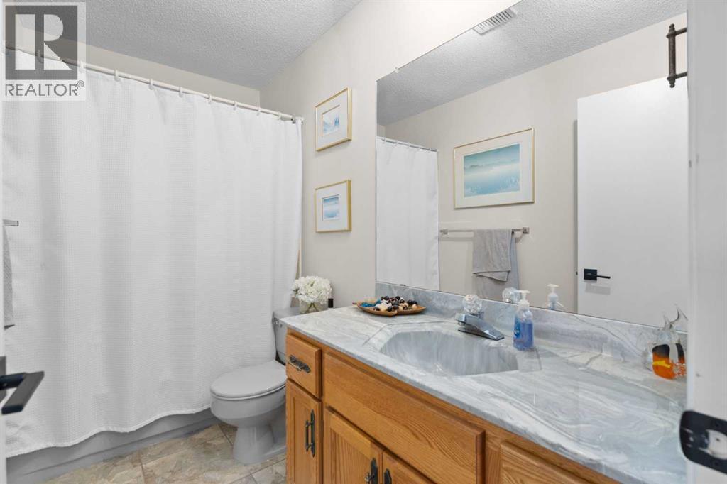 104 Hampshire Close Nw, Calgary, Alberta  T3A 4X9 - Photo 30 - A2267985