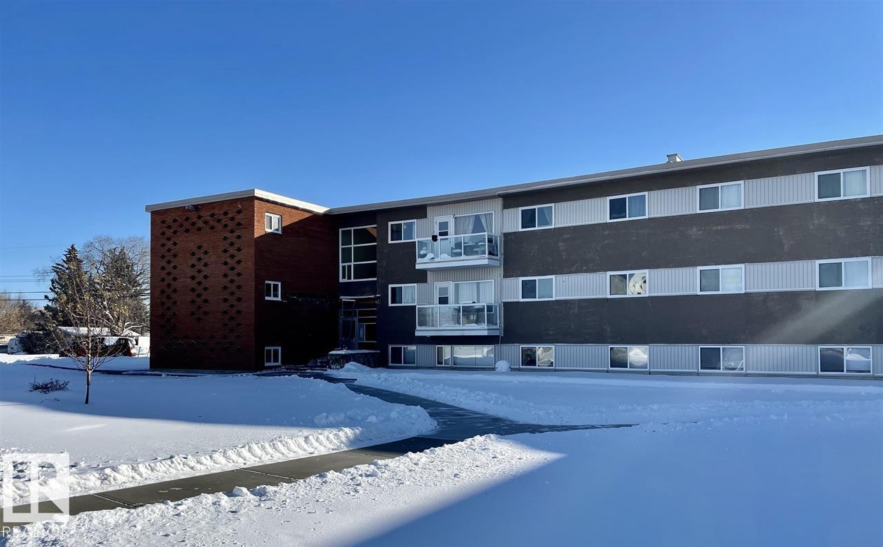#8 6103 98 Av Nw, Edmonton, Alberta  T6A 0A3 - Photo 1 - E4467087
