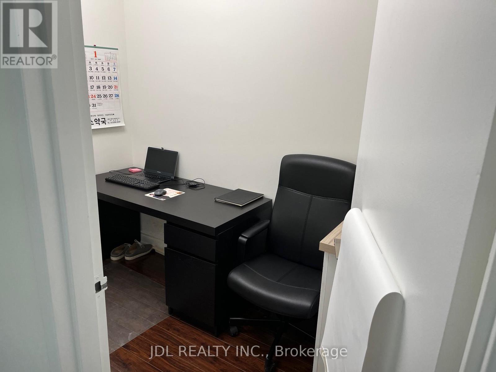 203 - 421 Bloor Street E, Toronto, Ontario  M4W 3T1 - Photo 4 - C12588264