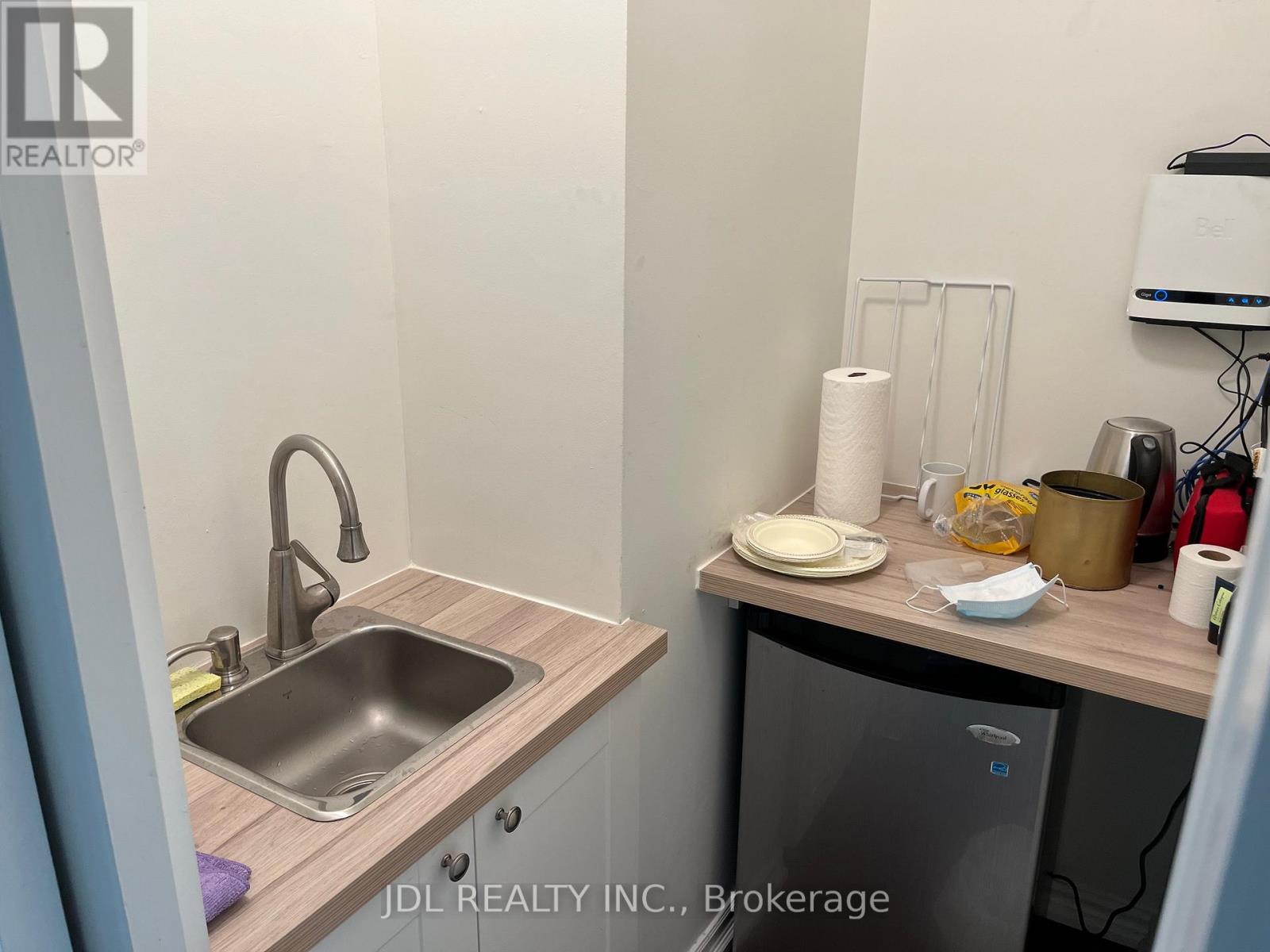 203 - 421 Bloor Street E, Toronto, Ontario  M4W 3T1 - Photo 8 - C12588264