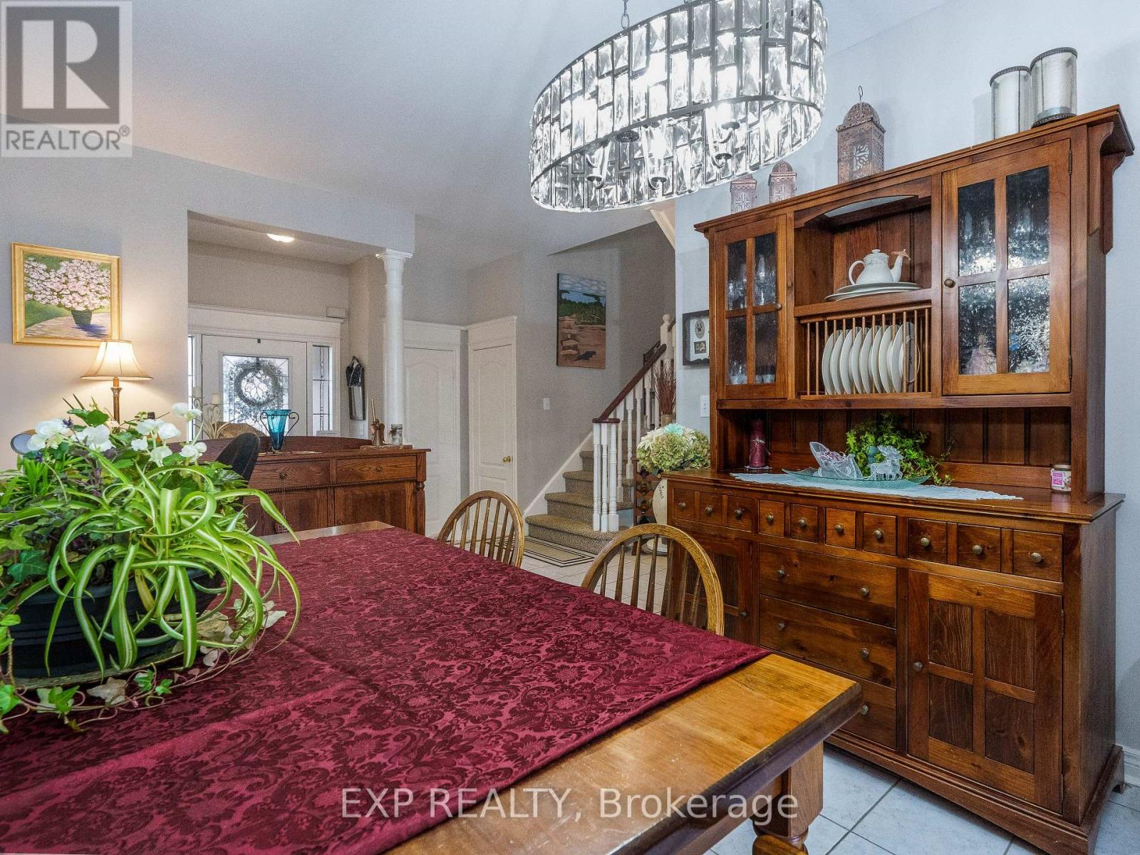 142 Denise Circle, Newmarket, Ontario  L3X 2K1 - Photo 4 - N12581210