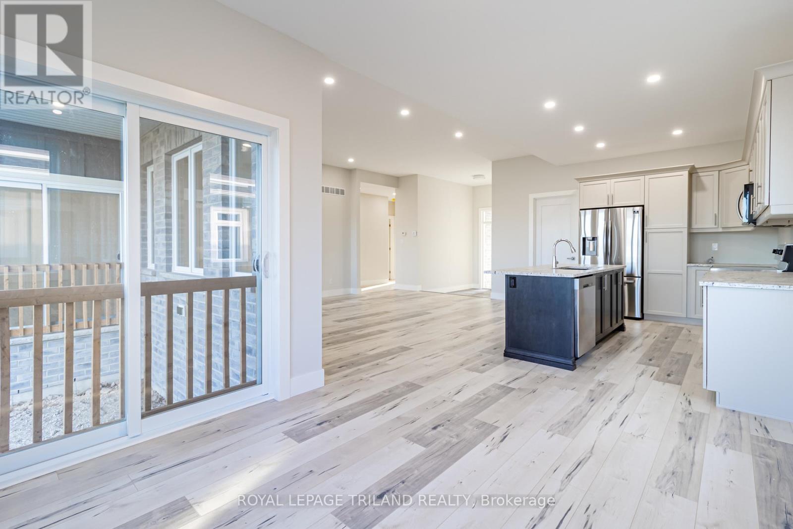 26 Tattersall Lane, Lambton Shores, Ontario  N0M 1T0 - Photo 19 - X12588282