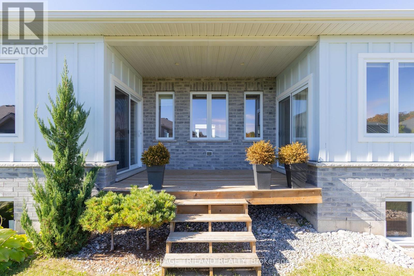 26 Tattersall Lane, Lambton Shores, Ontario  N0M 1T0 - Photo 21 - X12588282