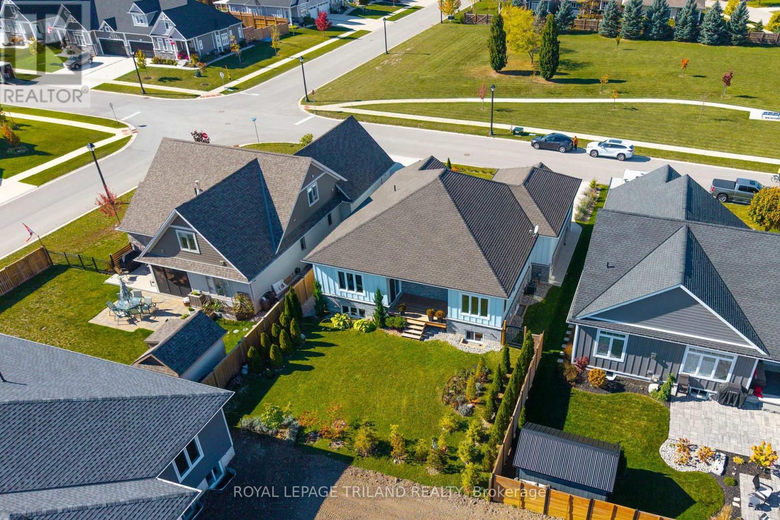 26 Tattersall Lane, Lambton Shores, Ontario  N0M 1T0 - Photo 7 - X12588282