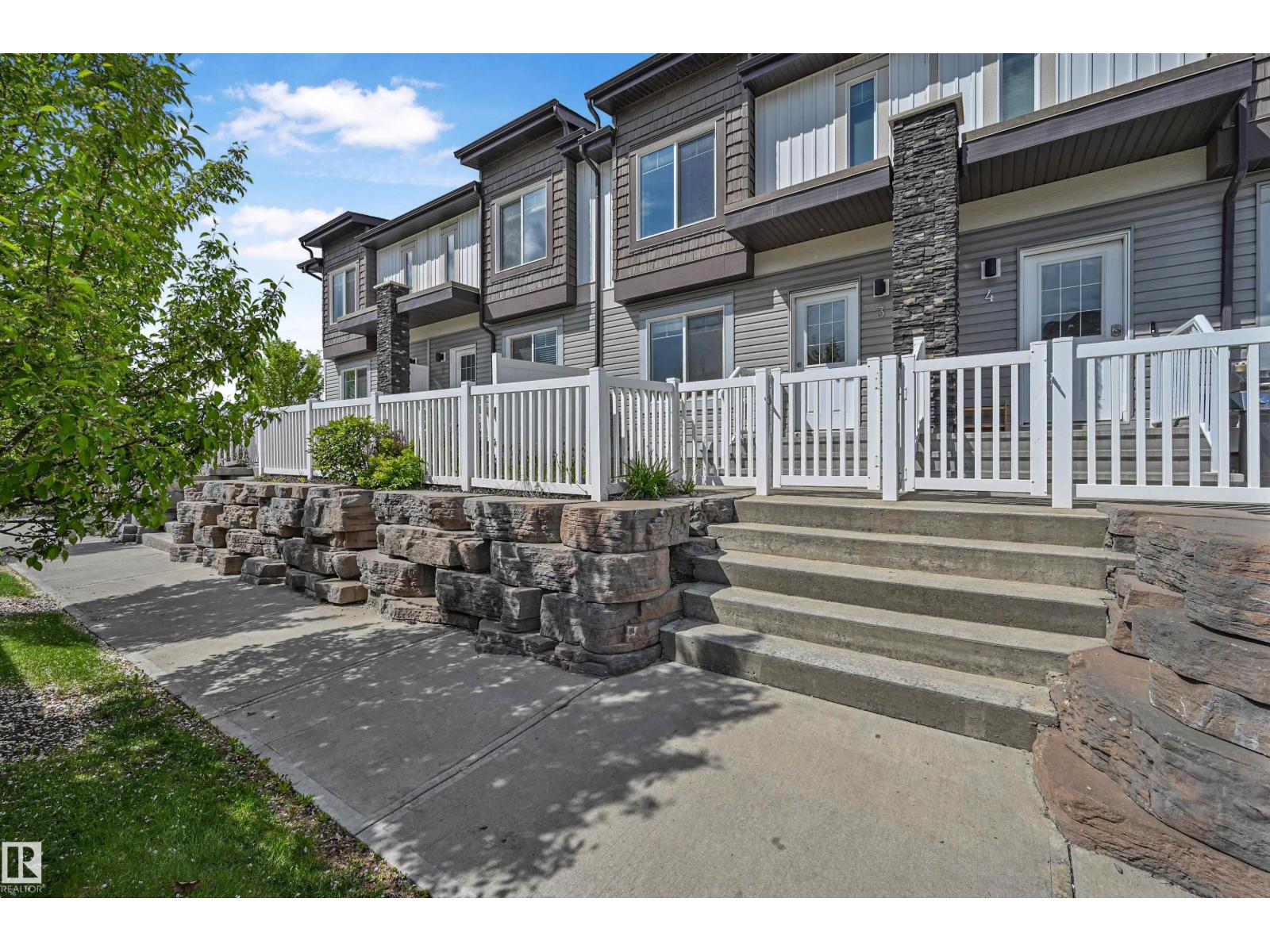 #3 2215 24 St Nw, Edmonton, Alberta  T6T 1A6 - Photo 1 - E4460457