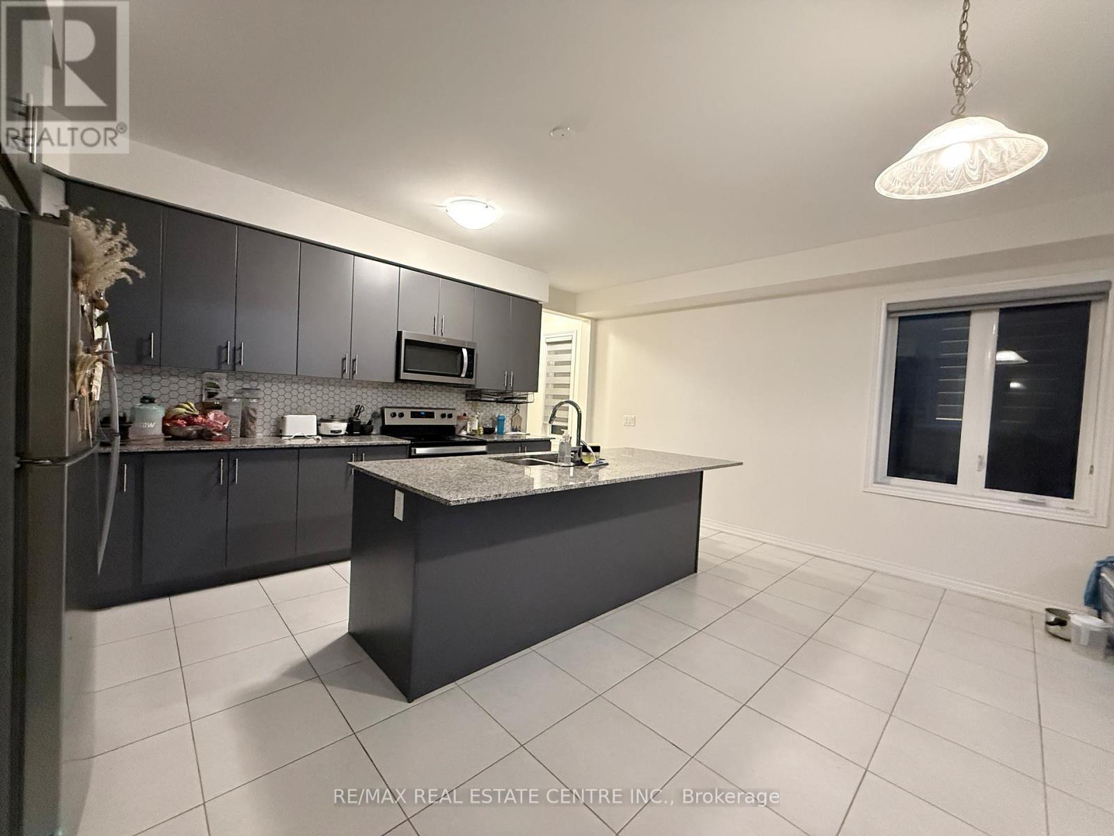 151 Broadacre Drive, Kitchener, Ontario  N2R 0S5 - Photo 10 - X12543836