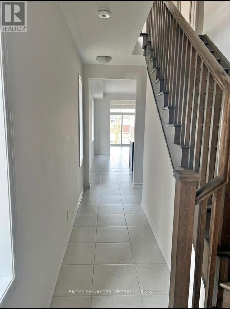 151 Broadacre Drive, Kitchener, Ontario  N2R 0S5 - Photo 3 - X12543836