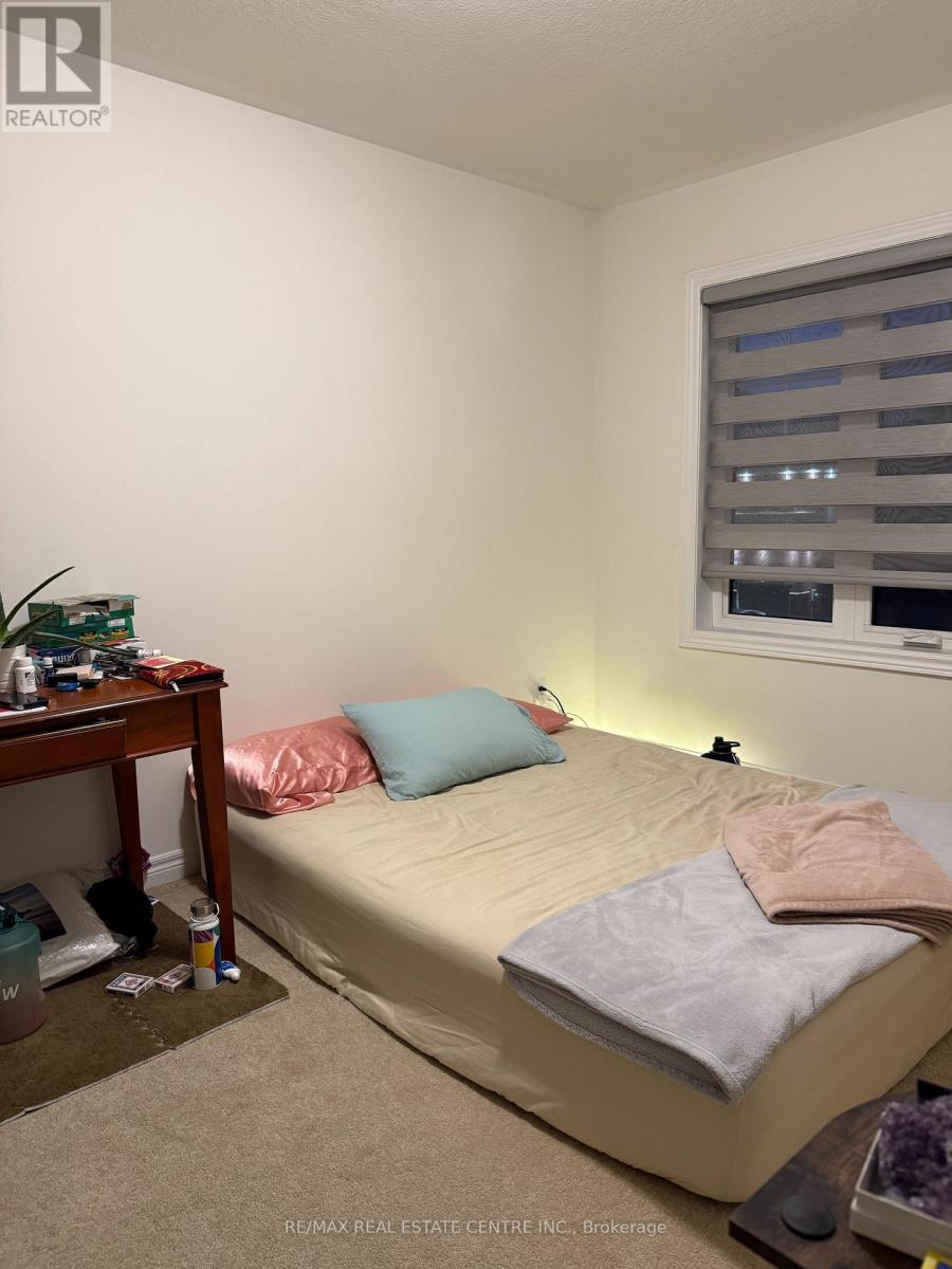 151 Broadacre Drive, Kitchener, Ontario  N2R 0S5 - Photo 19 - X12543836