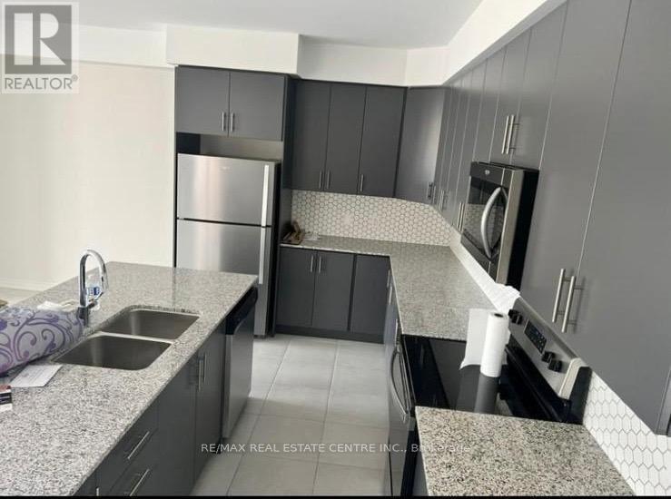 151 Broadacre Drive, Kitchener, Ontario  N2R 0S5 - Photo 8 - X12543836