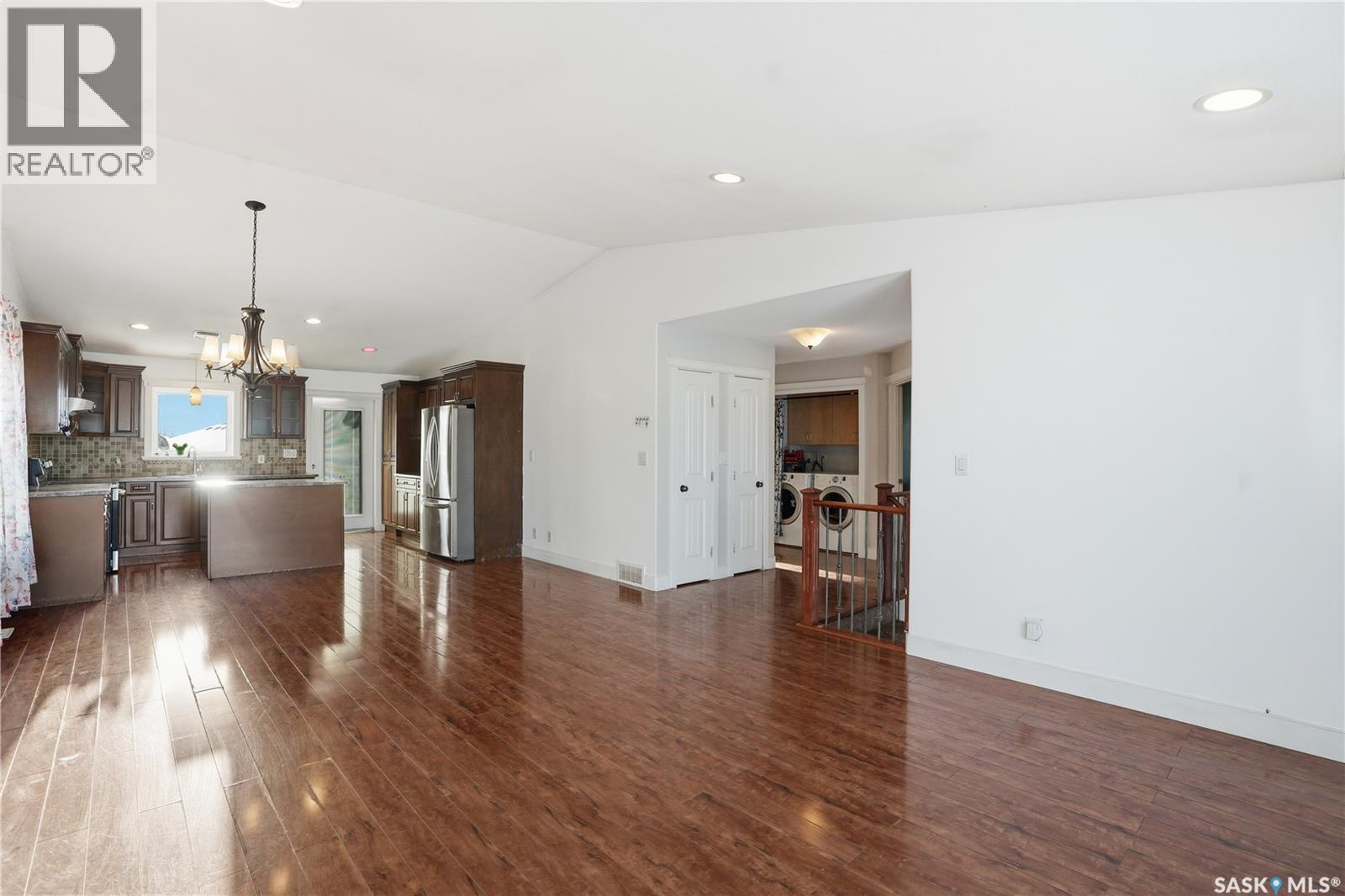 339 West Hampton Boulevard, Saskatoon, Saskatchewan  S7R 0B5 - Photo 7 - SK024943