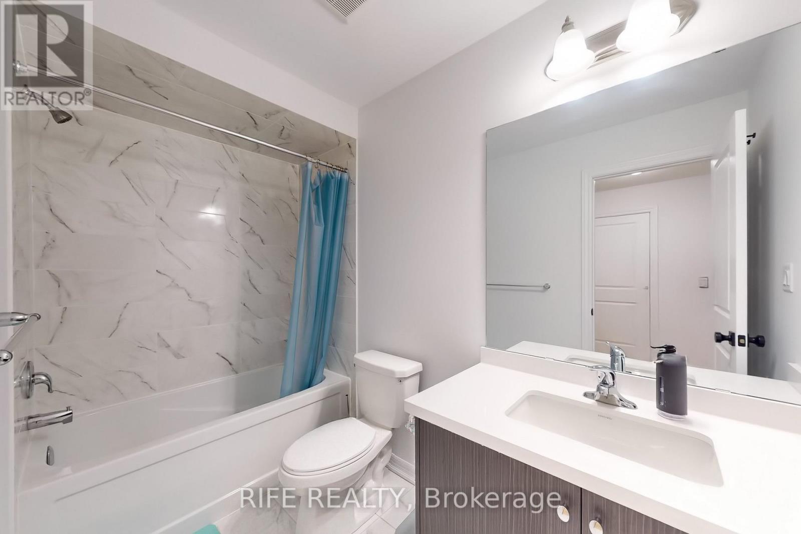 9 Bretlon Street, Brampton, Ontario L6P 4N8 - Photo 20 - W12588278