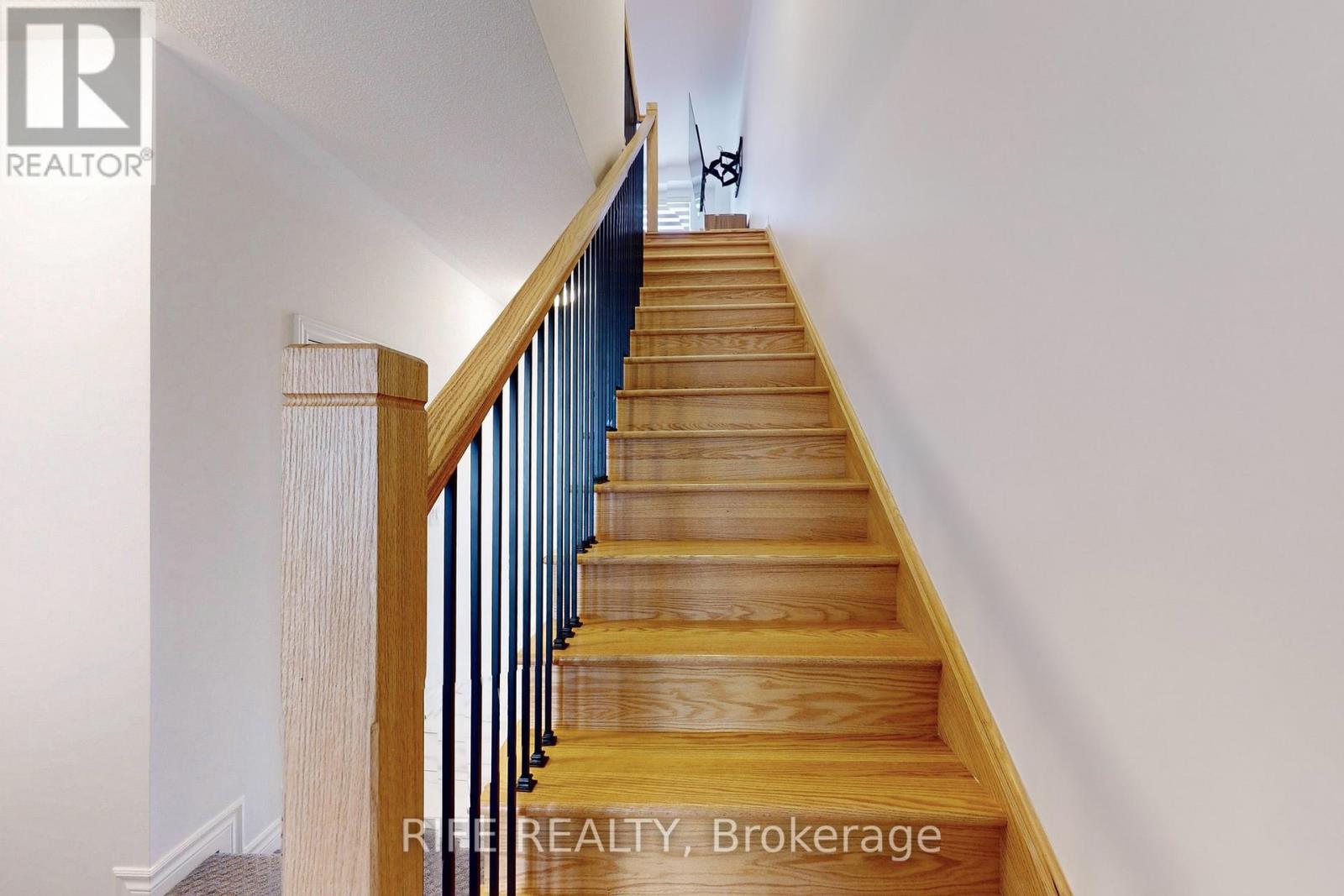 9 Bretlon Street, Brampton, Ontario L6P 4N8 - Photo 22 - W12588278