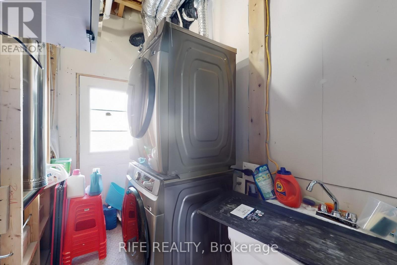 9 Bretlon Street, Brampton, Ontario L6P 4N8 - Photo 27 - W12588278