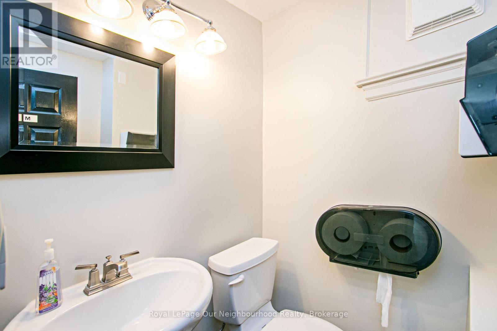 Main Floor Rear - 71 Albert Street, Oshawa, Ontario  L1H 4R1 - Photo 7 - E12588296