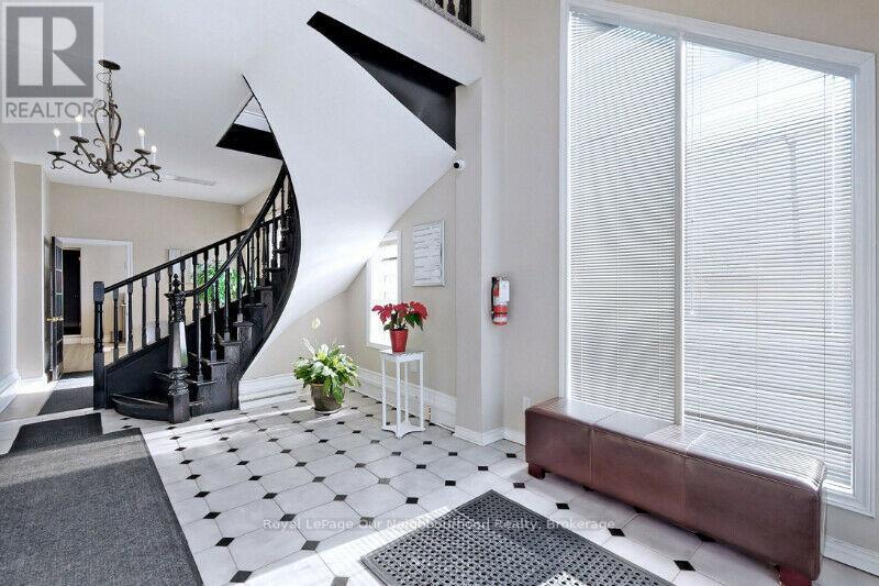 Main Floor Rear - 71 Albert Street, Oshawa, Ontario  L1H 4R1 - Photo 8 - E12588296