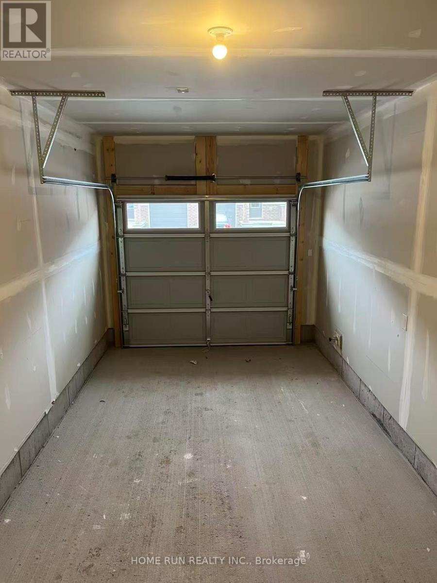 379 Les Emmerson Drive, Ottawa, Ontario K2J 7L7 - Photo 5 - X12588294