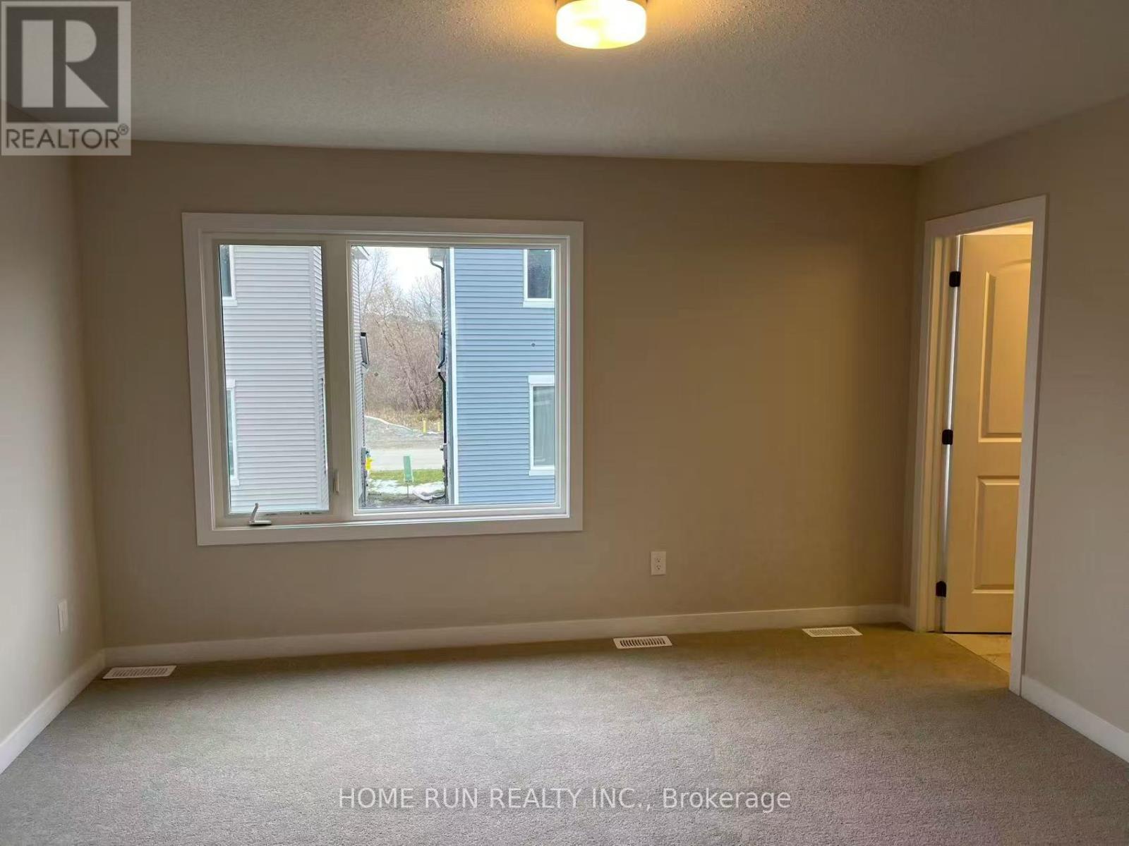 379 Les Emmerson Drive, Ottawa, Ontario K2J 7L7 - Photo 9 - X12588294