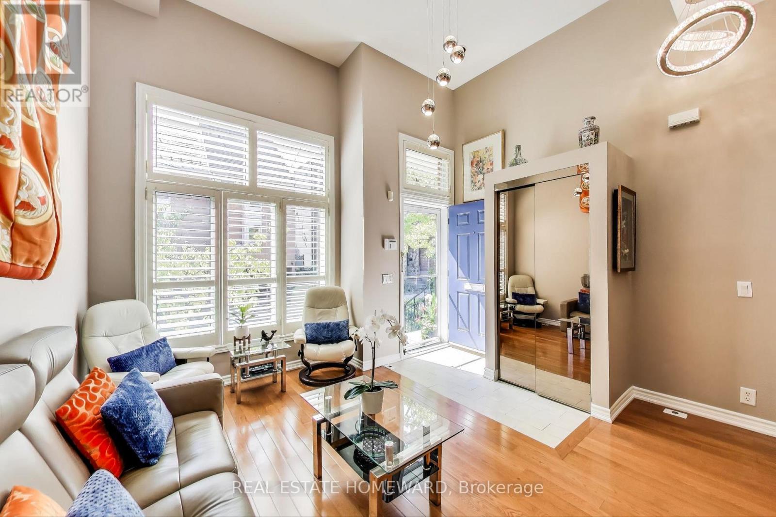 257 Milan Street, Toronto, Ontario M5A 4C3 - Photo 3 - C12588300