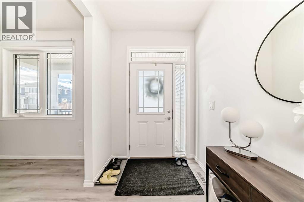 257 Carrington Way Nw, Calgary, Alberta  T3P 1N4 - Photo 5 - A2270558