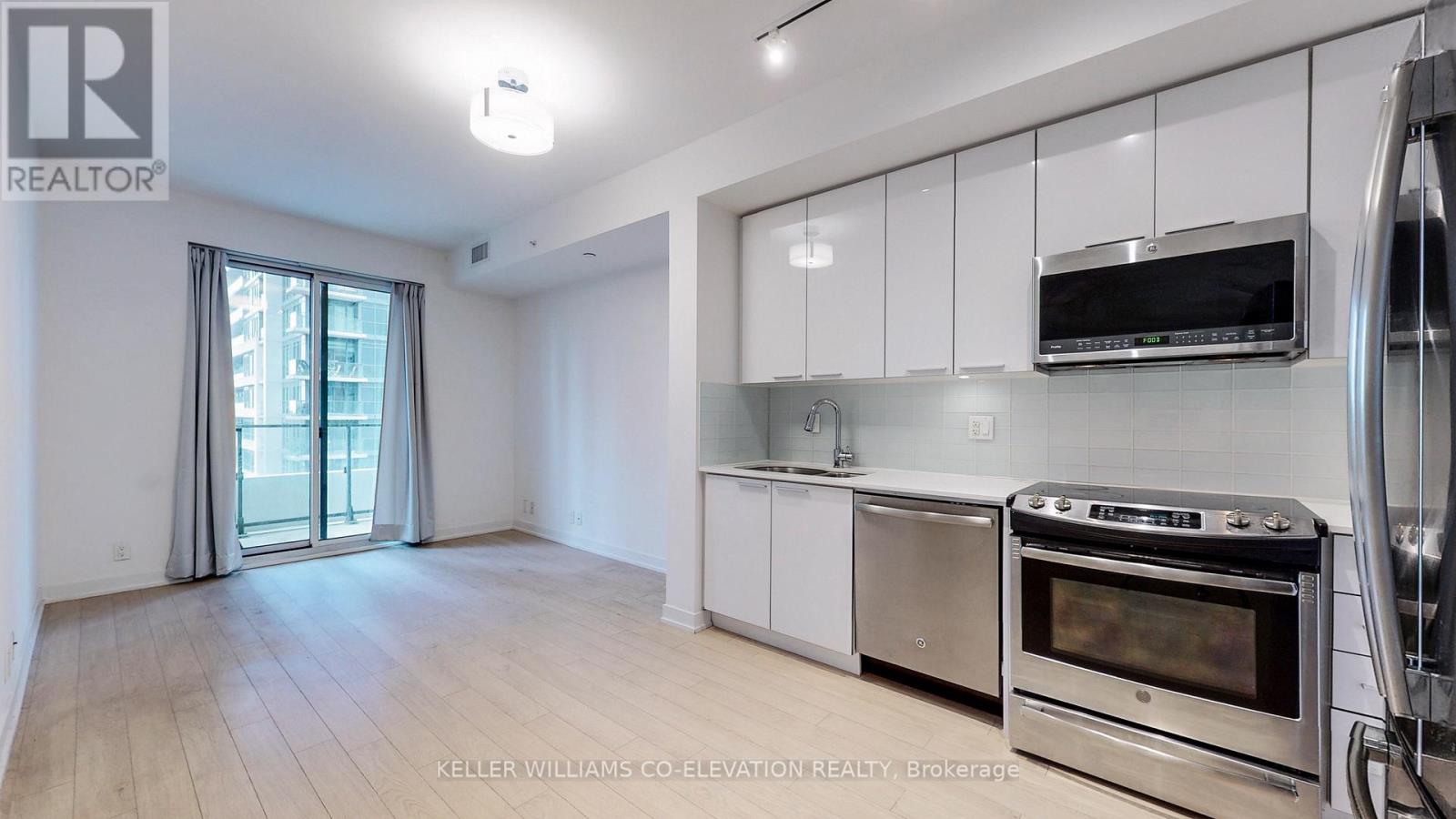 501 - 10 Park Lawn Road, Toronto, Ontario  M8Y 3H8 - Photo 4 - W12588292