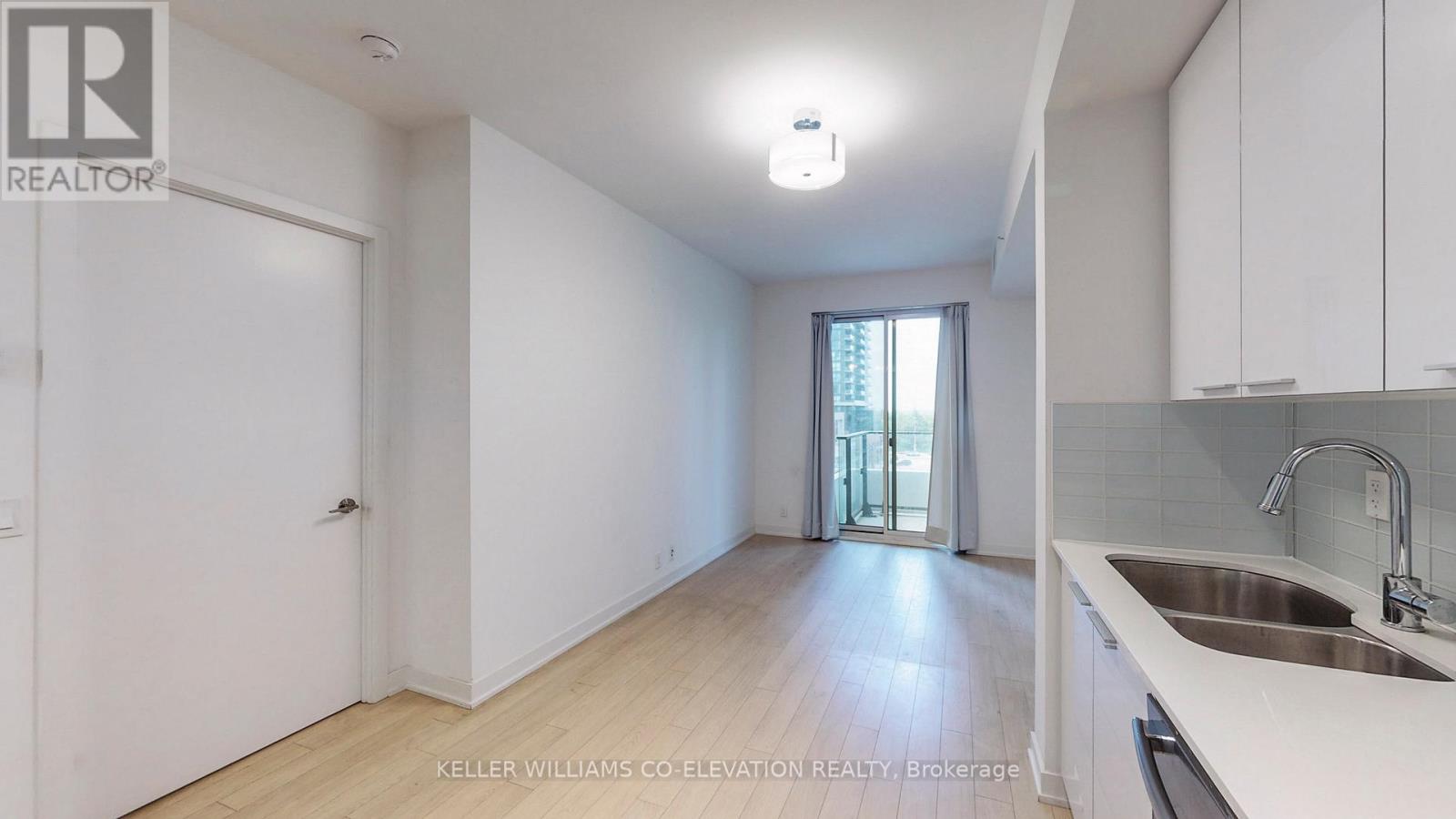 501 - 10 Park Lawn Road, Toronto, Ontario  M8Y 3H8 - Photo 6 - W12588292