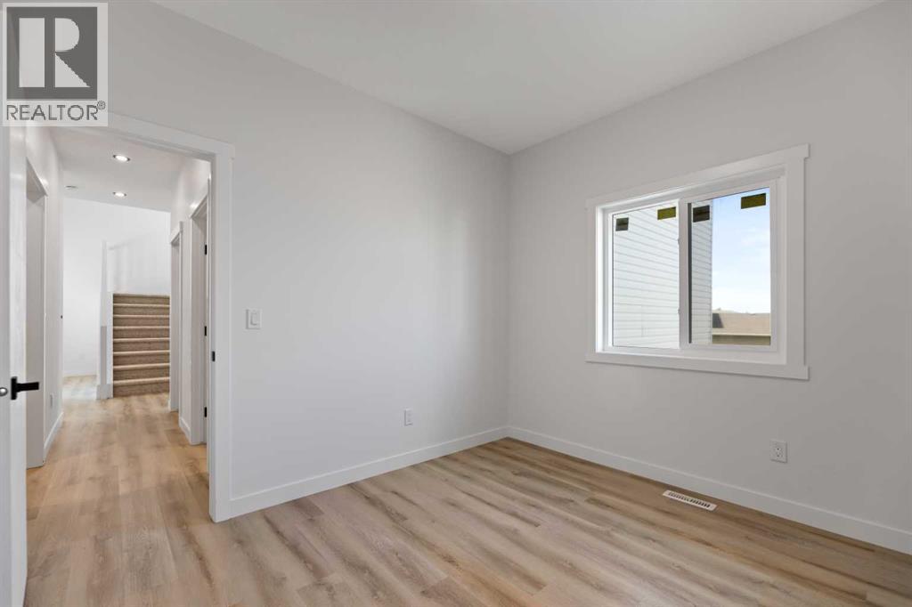 9 Mcclung Gate, Carstairs, Alberta  T0M 0N0 - Photo 15 - A2273235