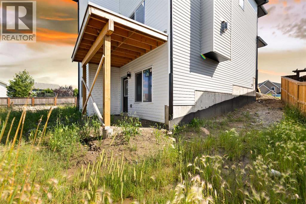 9 Mcclung Gate, Carstairs, Alberta  T0M 0N0 - Photo 30 - A2273235