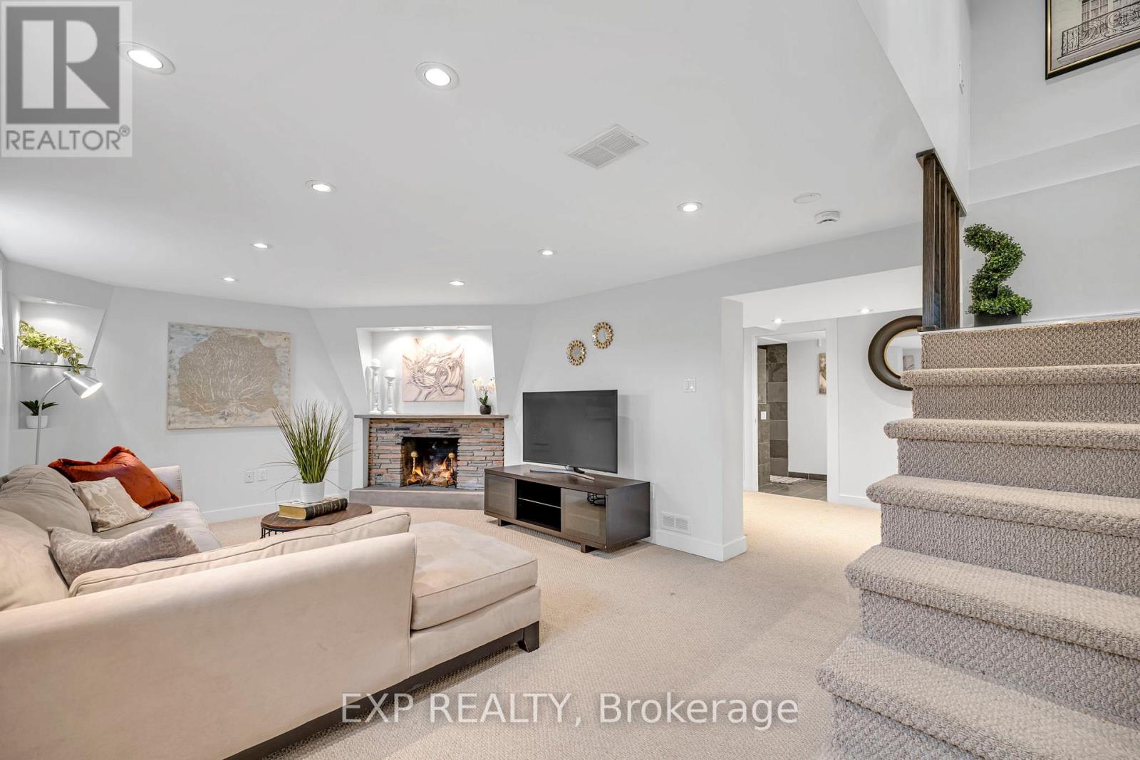 29 Newell Court, Toronto, Ontario  M9A 4T9 - Photo 24 - W12588308