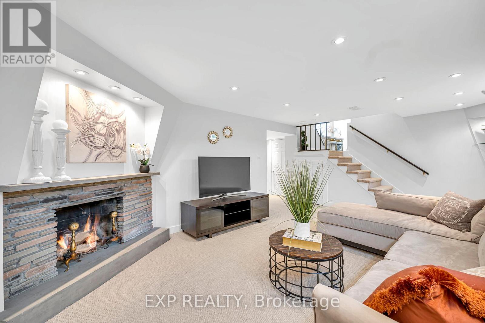 29 Newell Court, Toronto, Ontario  M9A 4T9 - Photo 25 - W12588308