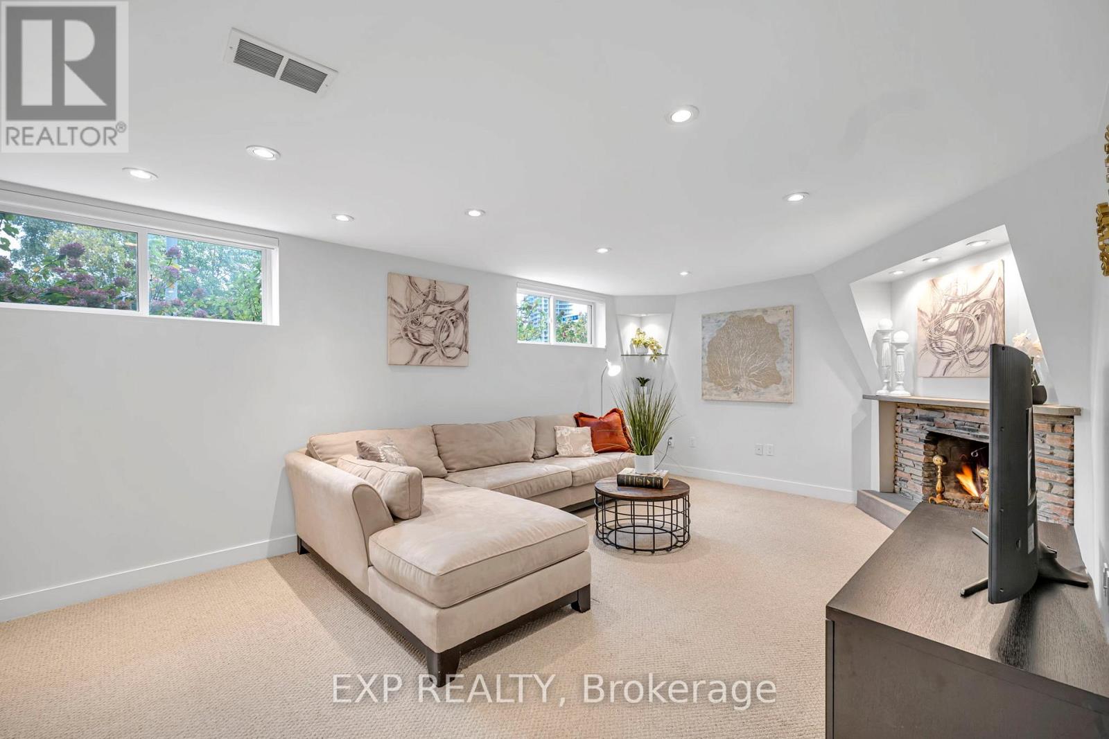 29 Newell Court, Toronto, Ontario  M9A 4T9 - Photo 26 - W12588308