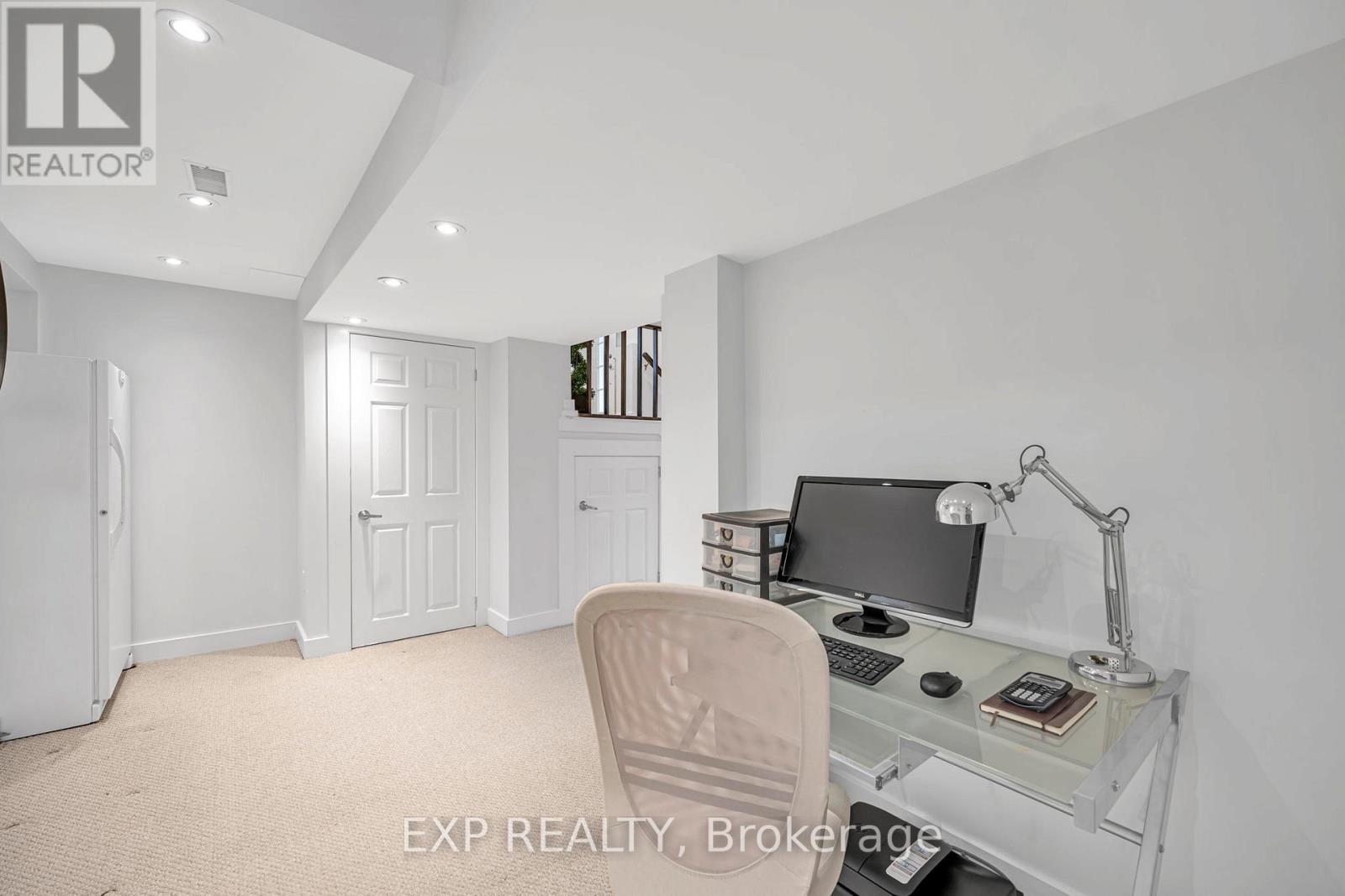 29 Newell Court, Toronto, Ontario  M9A 4T9 - Photo 28 - W12588308