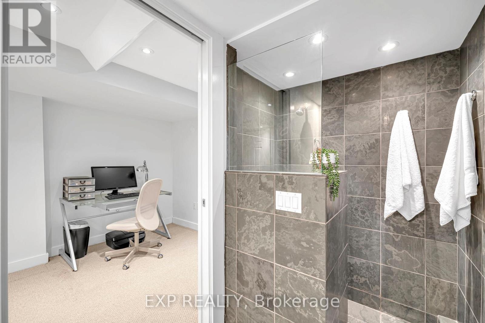 29 Newell Court, Toronto, Ontario  M9A 4T9 - Photo 30 - W12588308