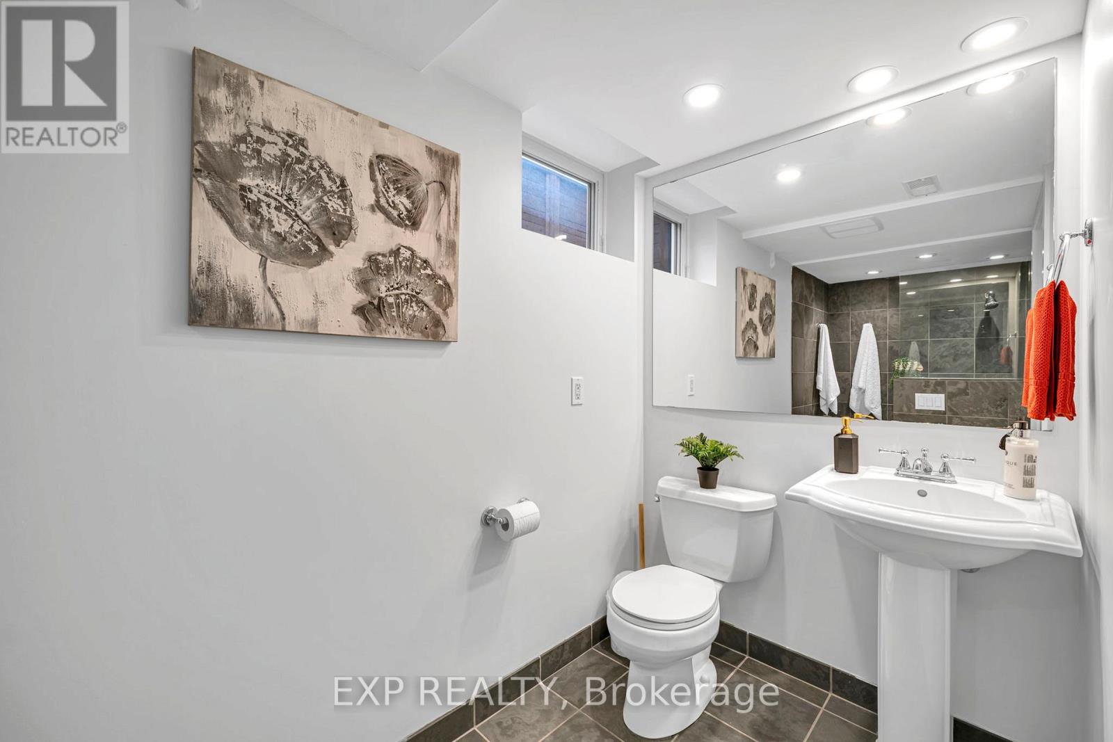 29 Newell Court, Toronto, Ontario  M9A 4T9 - Photo 31 - W12588308