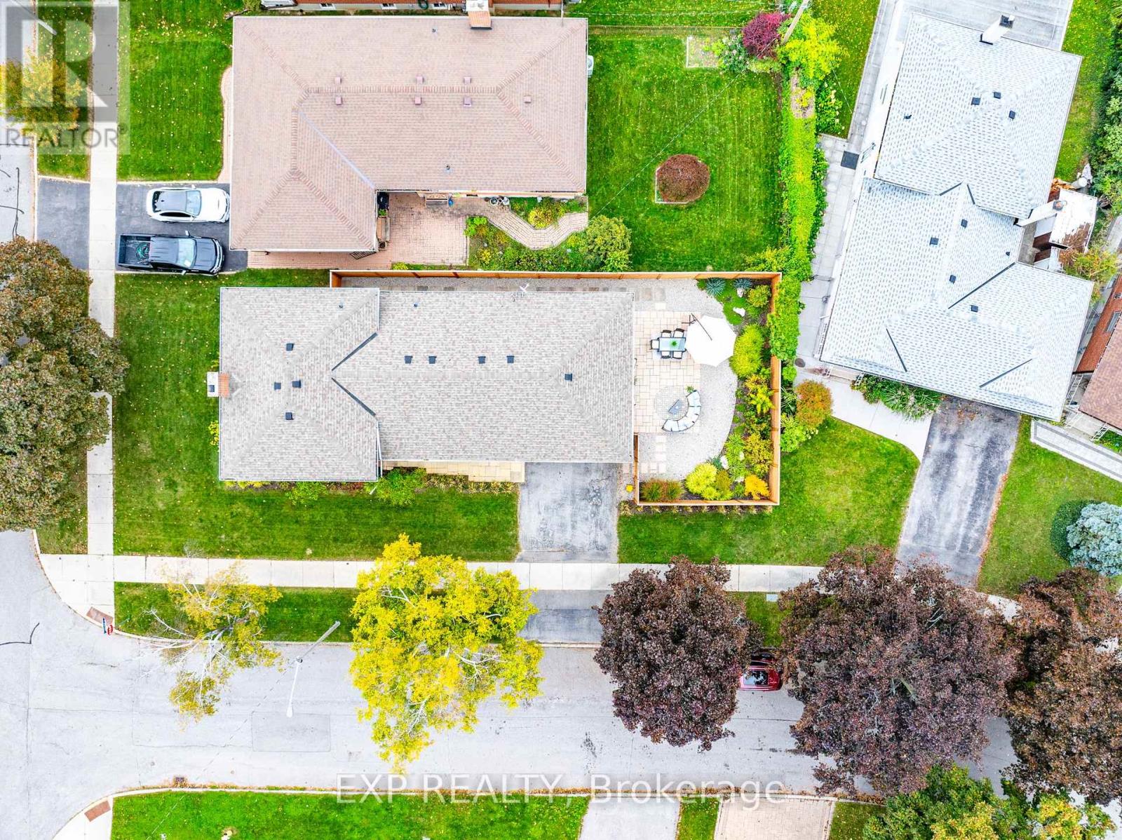 29 Newell Court, Toronto, Ontario  M9A 4T9 - Photo 37 - W12588308