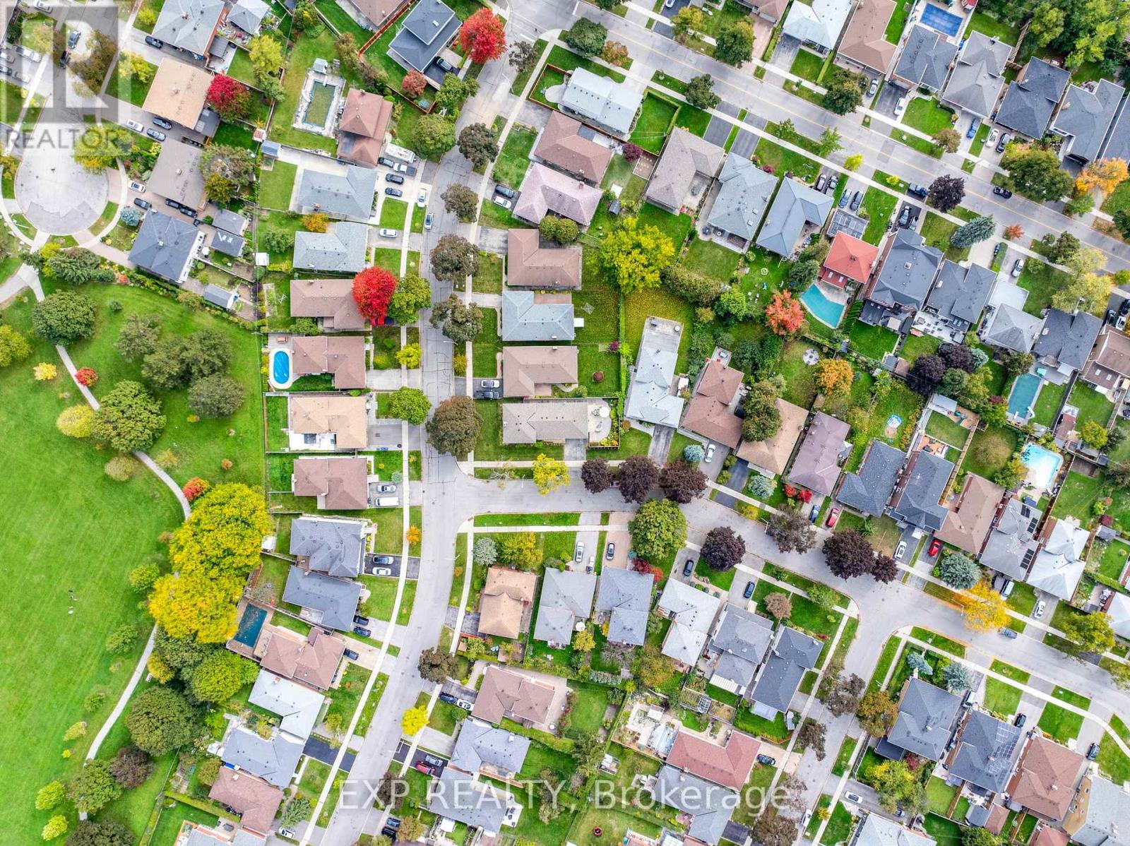 29 Newell Court, Toronto, Ontario  M9A 4T9 - Photo 38 - W12588308