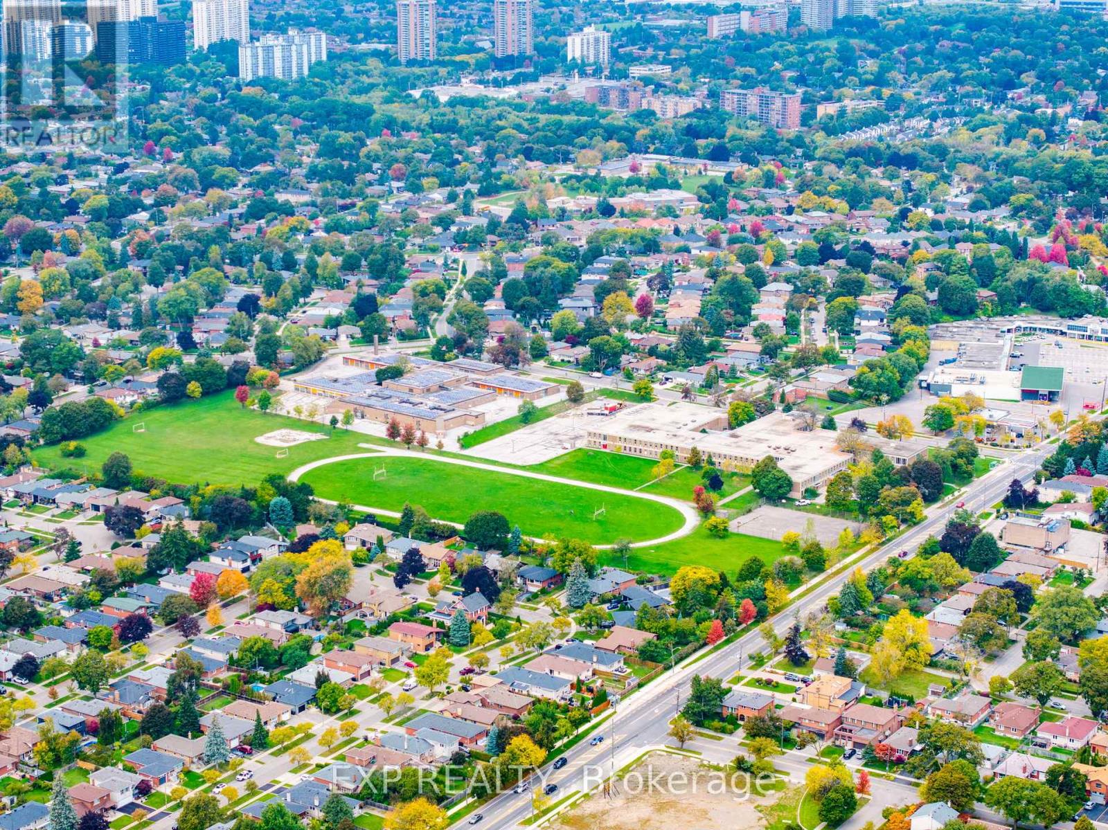 29 Newell Court, Toronto, Ontario  M9A 4T9 - Photo 41 - W12588308