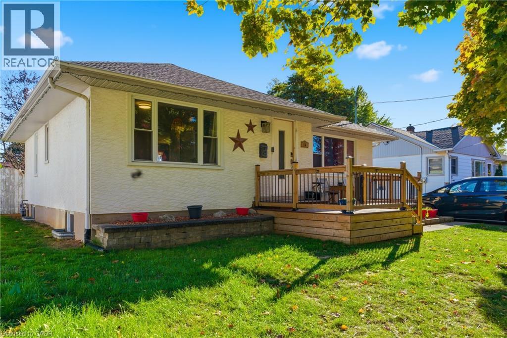 14 Heywood Avenue, St. Catharines, Ontario L2M 2M8 - Photo 2 - 40785568