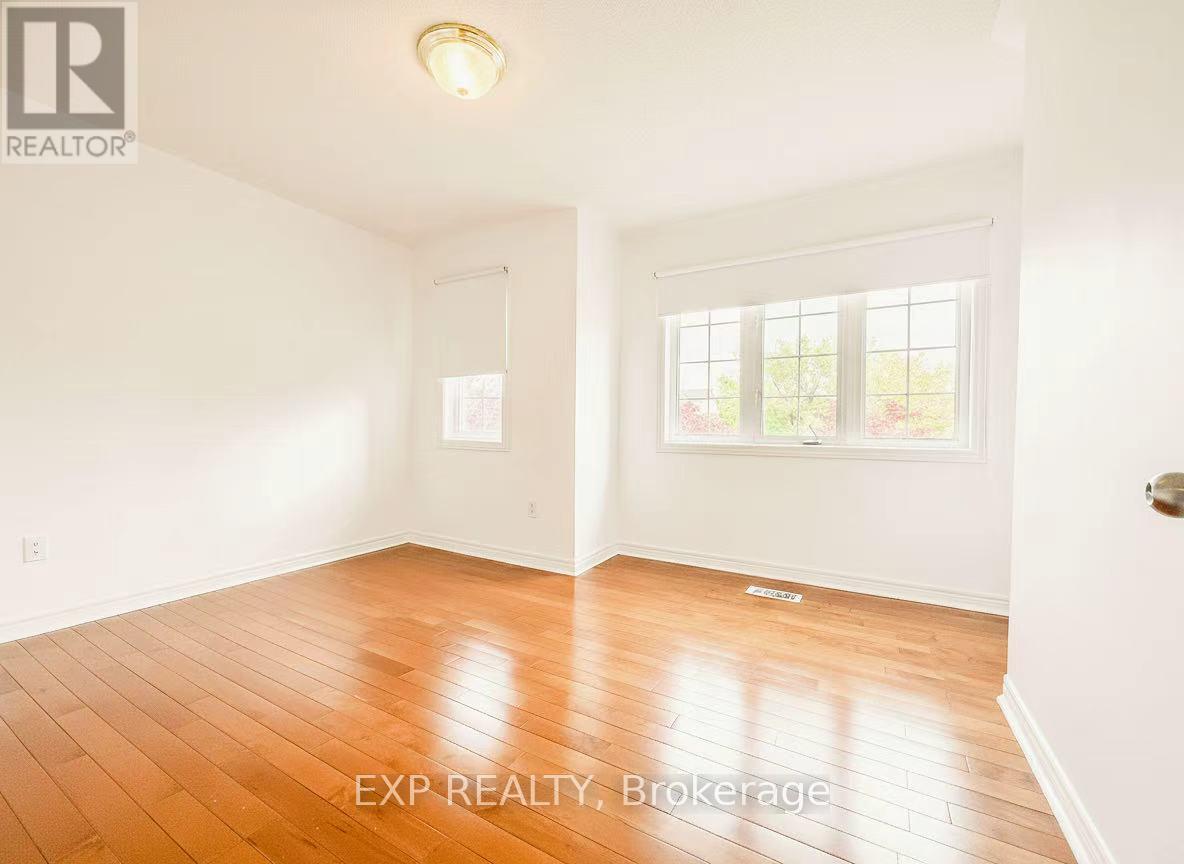 108 Norwood Avenue, Vaughan, Ontario L6A 3V7 - Photo 7 - N12588316